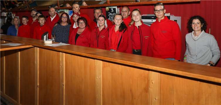 Das Team freut sich auf einen tollen Partyabend.Fotos: CEW