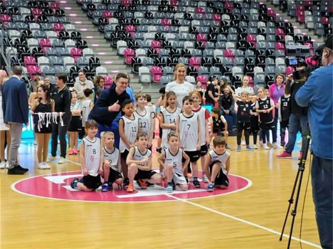 Das Team nach dem erreichten dritten Platz bei der Baskets Grundschul-Challenge. Quelle: KGS Meckenheim