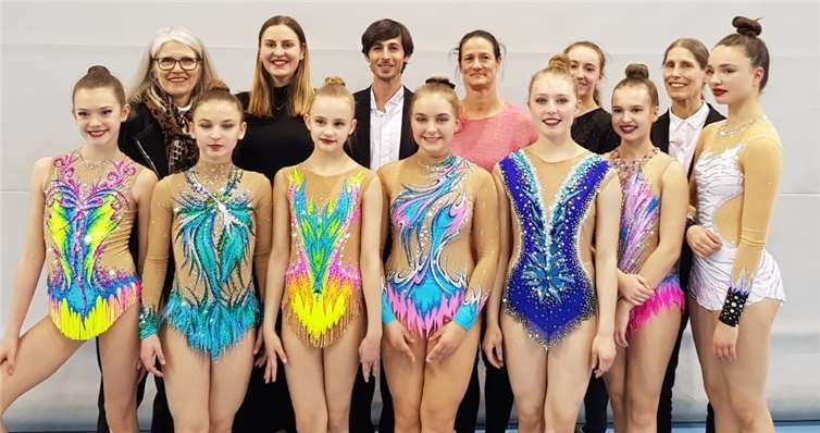 Boutov und Engelmann qualifizieren sich für Deutschland-Cup Das Team und die Betreuer der Rhythmischen Sportgymnastik beim Regio Cup in Dresden.Foto: privat