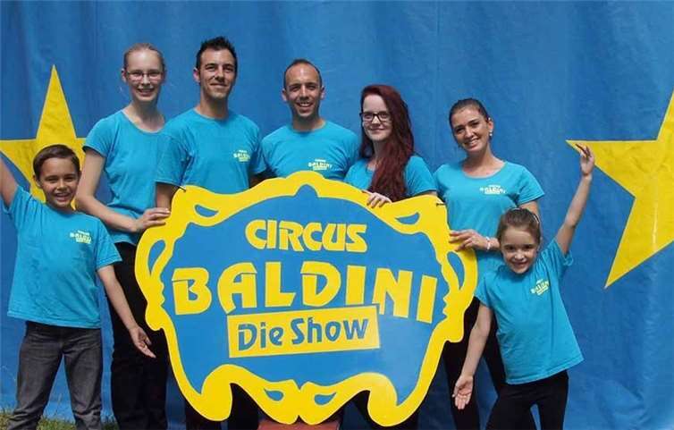 Das Team vom Circus Badini und die ev. Kirchengemeinde Mendig lädt zu einem Michmach-Circus auf der Pfarrwiese ein. Foto: privat