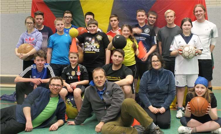 Das Team vom Jugendbüro der VG Altenahr und die ehrenamtlichen Mitarbeiter bieten Aktivitäten für Jugendliche an. privat