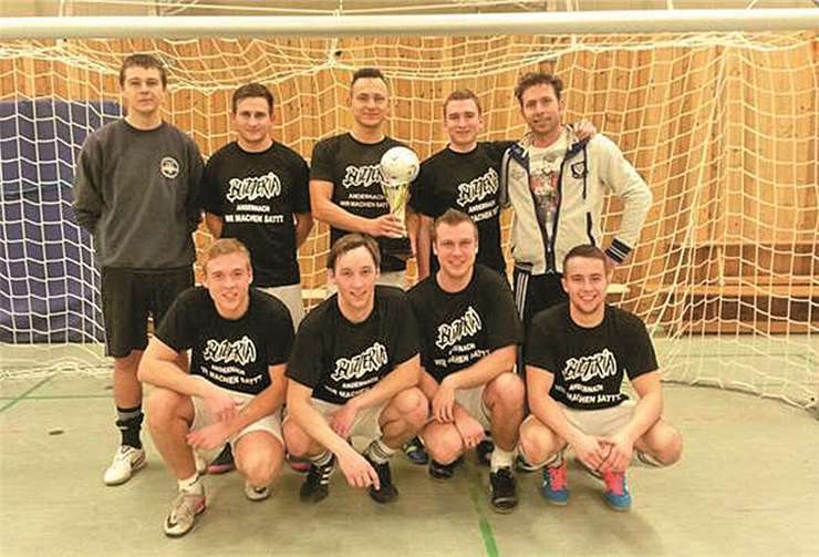 Das Team von Blizzeria Andernach durfte den Wanderpokal mit nach Hause nehmen. privat