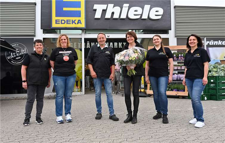 Das Team von EDEKA Thiele freut sich, den Kunden ihren Markt vorzustellen. Foto: RASCH