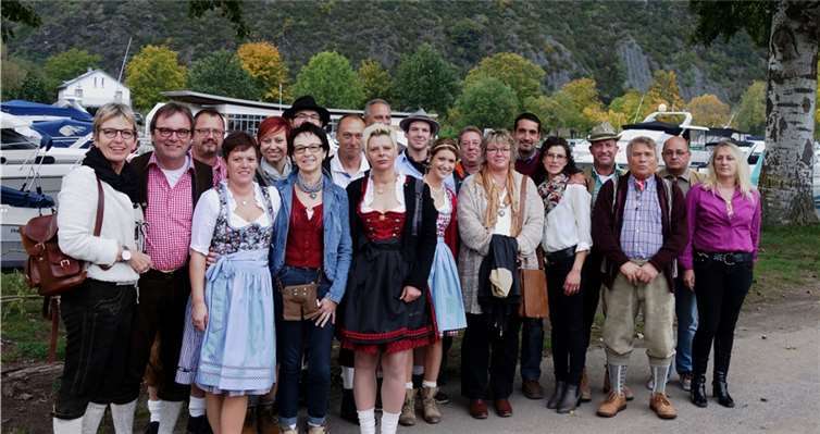 Das Team von M. & J. Schmickler am Moselufer in Treis-Karden. privat