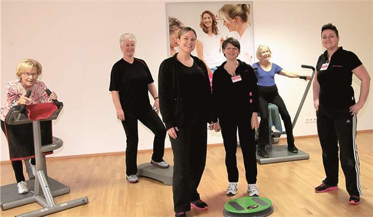 Das Team von „Mrs. Sporty Rheinbach“, Friederike Meßler, Susanne Meesters und Marie Meßler (v.l.), im Fitnessraum des Clubs.STEIN