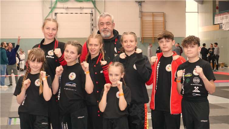 Das Team vor dem Turnierstart. Fotos: Tomburg Boxing