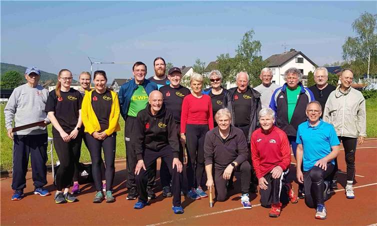 Das Teilnehmer- und Kampfrichter-Team der LSW-Kreismeisterschaft.  Foto: privat