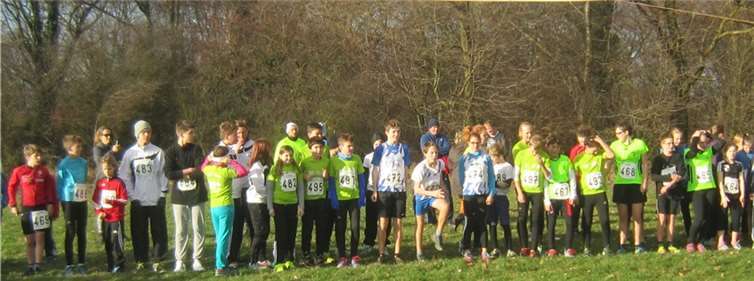 Das Teilnehmerfeld während des Startes des Nikolauslaufes.Privat