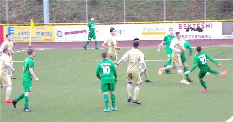 Das Testspiel im Bad Breisiger Rheintalstadion endete mit einem leistungsgerechten 1:1-Unentschieden. Foto: privat