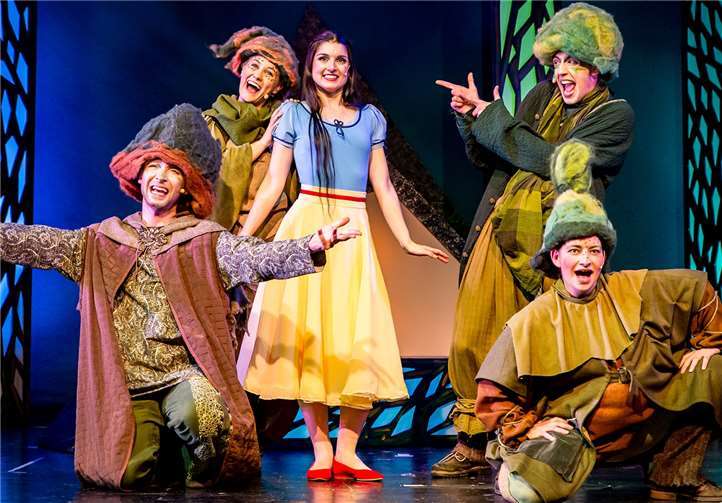 Das Theater Liberi inszeniert die Geschichte des Schneewittchens als modernes Musical. Foto: www.nilzboehme.de