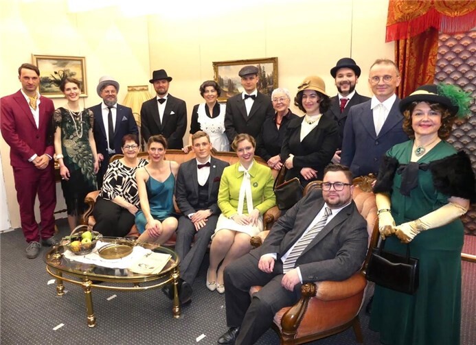 Das Theaterensemble Kaifenheim begeistert in diesem Jahr mit dem spektakulären Dreiakter „Unter Geschäftsaufsicht“! Fotos: TE