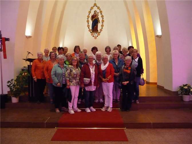 Das Thema der Maiandacht: Maria, Mutter der Kirche, war bewusst gewählt, da es auf den nahen Festtag, vom verstorbenen Papst Franziskus ausgerufenen jährlichen Festes der Gottesmutter Maria, in der Woche nach Pfingsten ausgerichtet war. Foto: privat