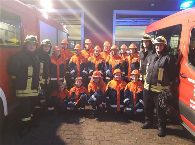 Das Thema des Abends war die Abnahme der Jugendflamme 1, einem ersten Ausbildungsnachweis für Jugendfeuerwehrmitglieder.privat