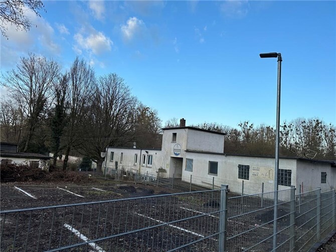 Das Thermalbad in Bad Bodendorf wird abgerissen.  Foto: ROB