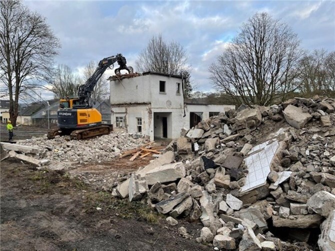 Das Thermalbad wurde von Baggern abgerissen. Foto: Freunde des Thermalbades Bad Bodendorf