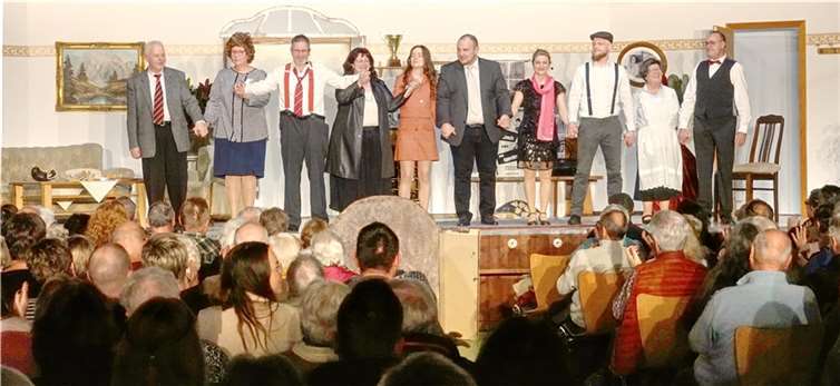 Das Thürer Theaterensemble zeigte das Stück „der Meisterboxer“.  Foto: Fritz Hanke