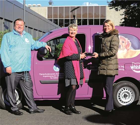 Das Tierheim Andernach freut sich sehr über das neue Auto. Privat