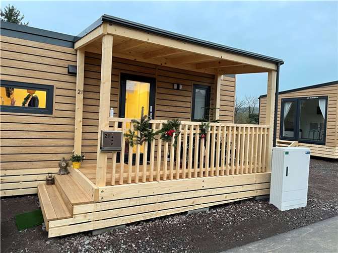 „Wir sind mehr als zufrieden!“: So lebt ein Bad Neuenahrer Ehepaar im Tiny House Das Tiny House der Warlichs. Foto: ROB