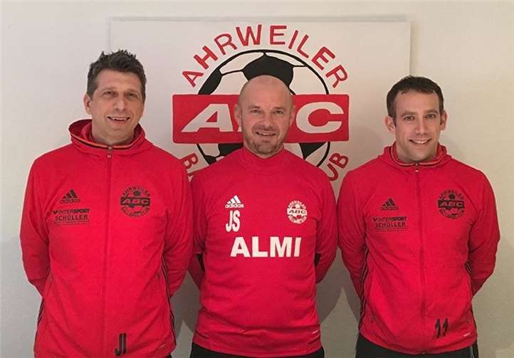 Das Trainer-Trio des Ahrweiler BC für die Saison 2018/2019: Jasmin Ibrahimovic (links) und Jonny Susa haben ihre Verträge um ein Jahr verlängert, der noch aktive Julian Hilberath stößt neu hinzu.