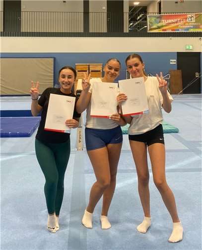 Das Trainerinnenteam und die Vorstandsmitglieder des TV Miesenheim zeigen sich erfreut über die Qualifikation und das Engagement ihrer neuen Übungsleiterinnen. Foto: privat