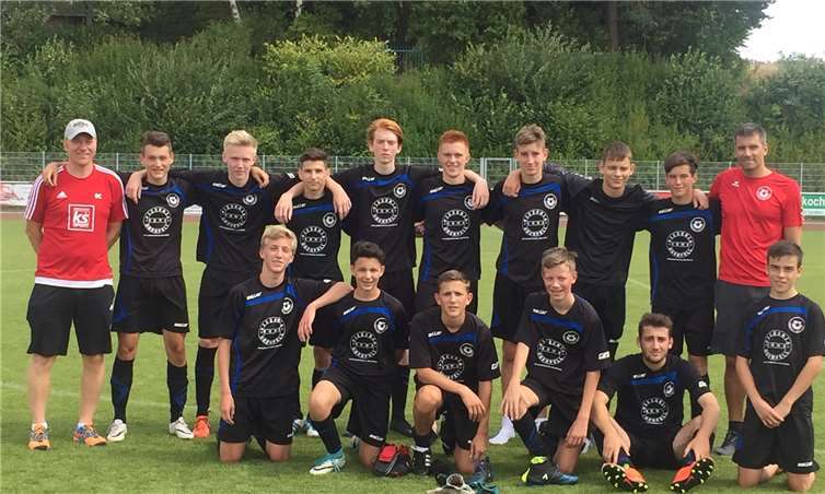 Das Trainerteam um Oliver Castenholz, Stefan Ostkamp und Karl-Heinz Ostkamp (Torwarttrainer) bedankt sich bei den Eltern für die bisherige Unterstützung.privat