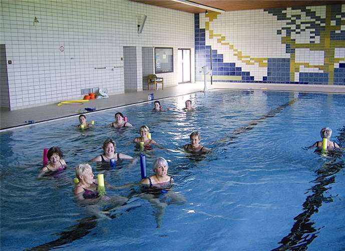 Das Training im Wasser hält fit und schont die Gelenke.privat