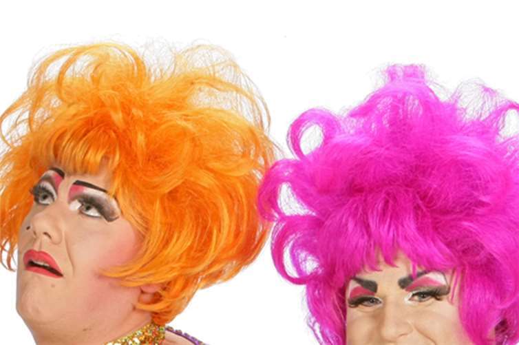 Das Travestieduo „Ham & Egg“ präsentieren ihr neues Programm am 15. April in Linz. privat