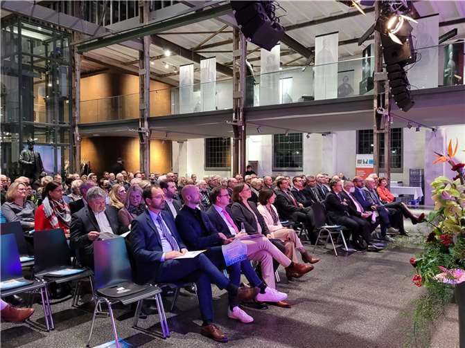 Das Treffen von Wirtschaft und Politik, Handel und Tourismus, Verwaltung und Medien fand in der Krupp’schen Halle statt.