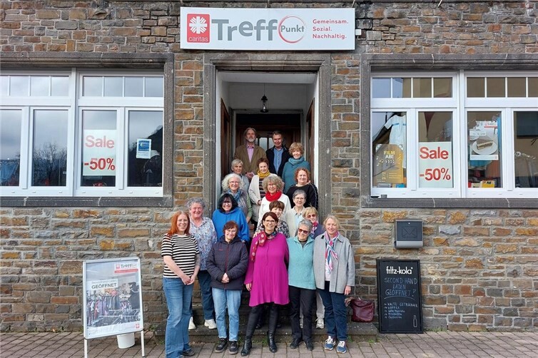 Das Treffpunkt-Team mit seinen ehrenamtlichen Mitarbeitern im Alter von 25 bis 85 Jahren freut sich über die positive Resonanz des Projekts.