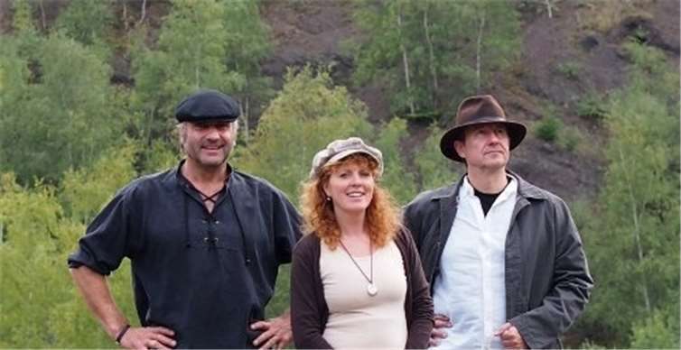 Das Trio „EifelFolk“ begeistert mit handgemachter Musik. Gabriele Schammler