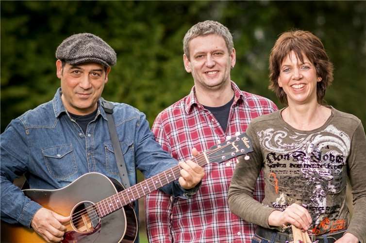 Das Trio Straight & Dry wird im Bistro Barbarossas auftreten. Foto: privat