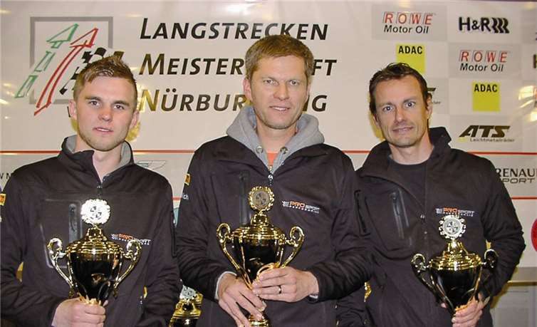 Das Trio Weber/Jacoma/Schmitz bei der Siegerehrung.privat