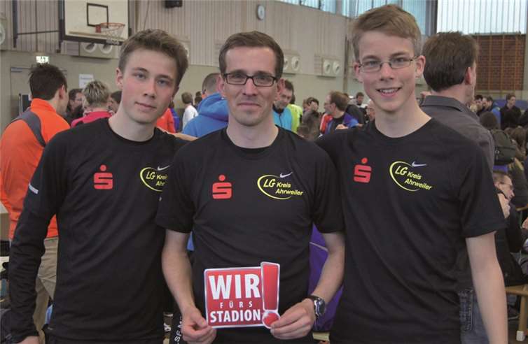 Das Trio über 10km am Start, (v.l.) Robert Schütz, Thorsten Meyer, Laurenz Schütz.  Privat