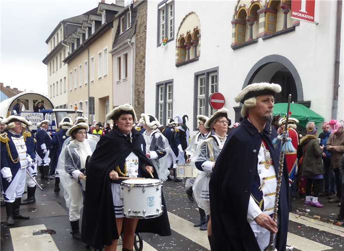 Das Trommlercorps der Funken, angeführt von Jürgen Kauth. Fotos: Christoph Berger