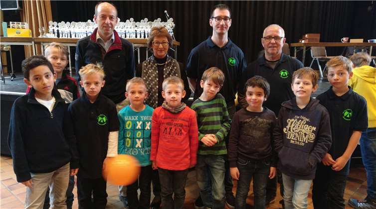 Das Turnier hatte viele verschiedene Wertungen in sich und so konnten 20 Kinder unter 8 Jahren um Pokale kämpfen.