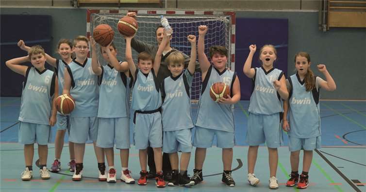 Das U12 mix-Team kämpfte sich mit vollem Einsatz zum Sieg.Privat