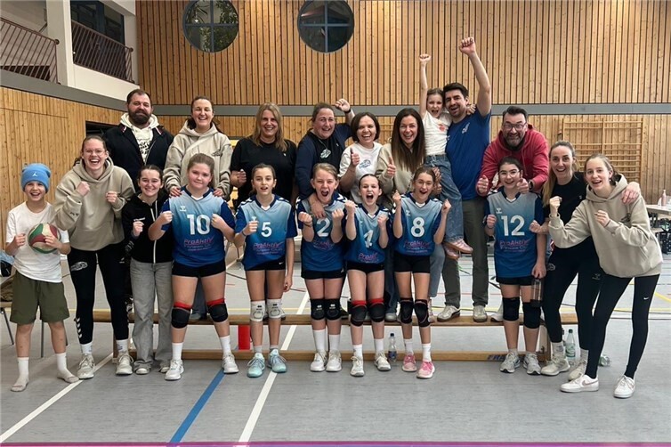 Das U14-Team samt Eltern.