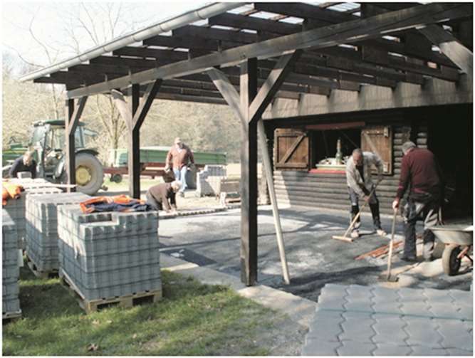 Das Umfeld der Grillhütte wurde neu gepflastert. privat