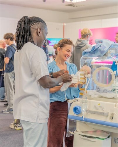 Das Uniklinikum Bonn zeigt die ganze Vielfalt der Pflegeberufe.