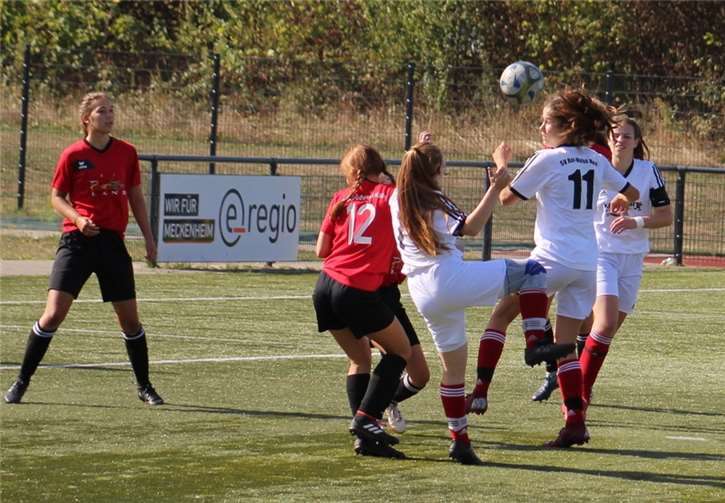Das Verbandsliga-Team der B-Juniorinnen setzte sich mit zwei Siegen an die Tabellenspitze.