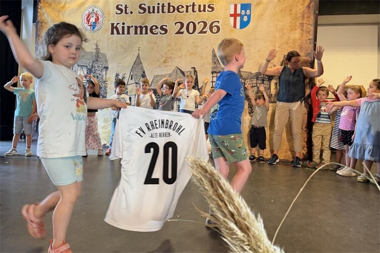 Das Vereinslied vom FV Rheinbrohl – Wir tragen schwarz-weiß.