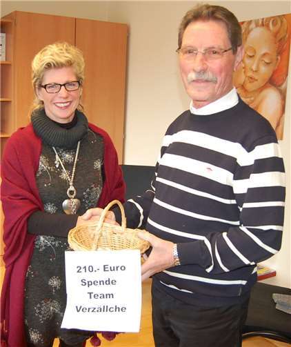 Das Verzällches-Team spendete seine Einnahmen für die Weihnachtswünsche von Kindern.FA