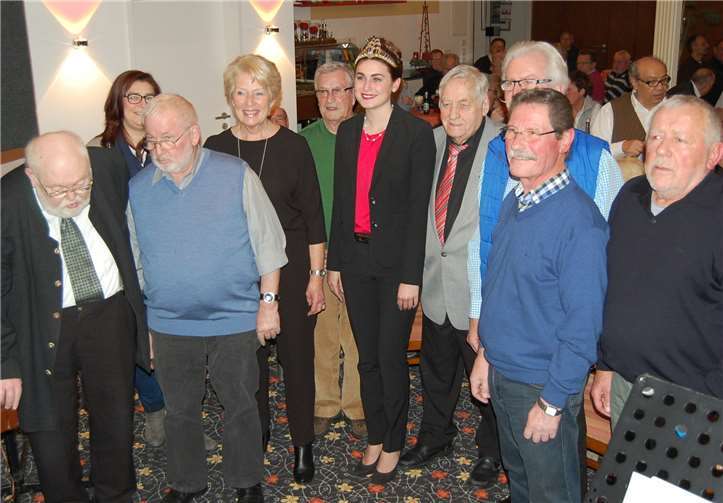 Das „Verzällches-Team“ (v. l.): Dirk Pollerberg, Biggi Geef, Fuzzy Dreesbach, Inge Schmitz, Kurt Schalenberg, Laura Herter, Waldi Fabritius, Willi Fuhrmann, Robert Hoß, Egon Lammerich.  FA