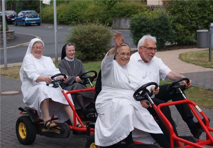 Das Vier-Personen-Kettcar wurde direkt ausprobiert. privat