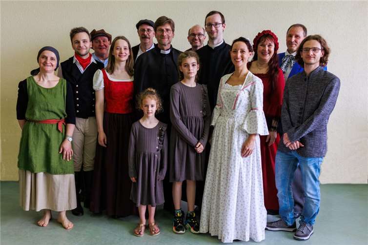 „Schenk der Welt ein menschliches Gesicht!“ Das Vokalensemble Musica Nova präsentiert am 4. und 10. Oktober das Musical „Kolpings Traum“. Fotos: privat