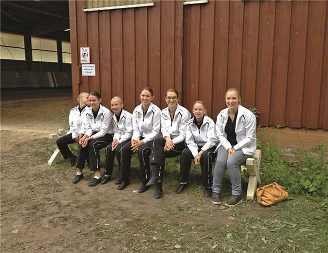 Das Voltigierteam aus Adenau hatte viel Spaß beim Turnier in Niederneisen.privat