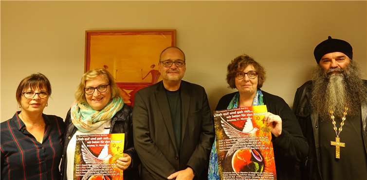 Das Vorbereitungsteam hofft auf zahlreiche Teilnehmende, die sich am diesjährigen Sternmarsch für den Frieden beteiligen.