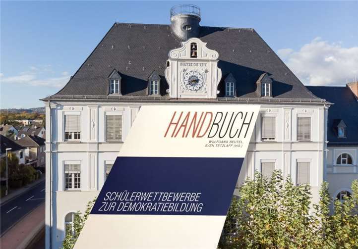 Das „Vorzeigegymnasium“ in puncto Demokratie wird nun Gegenstand einer Diskussion.Foto: Bernd Kneib