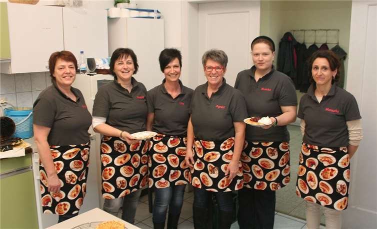 Das „Waffelteam“ der Waldorfer Möhnen beim diesjährigen Waffeltag.WER