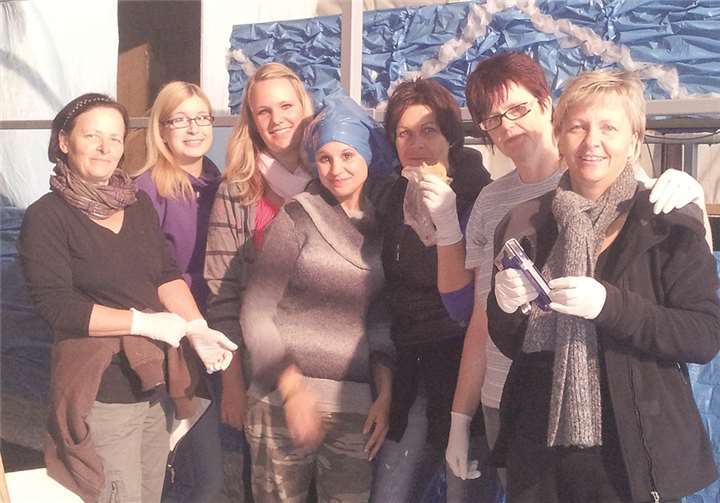 Das Wagenbauteam legt sich mächtig ins Zeug.